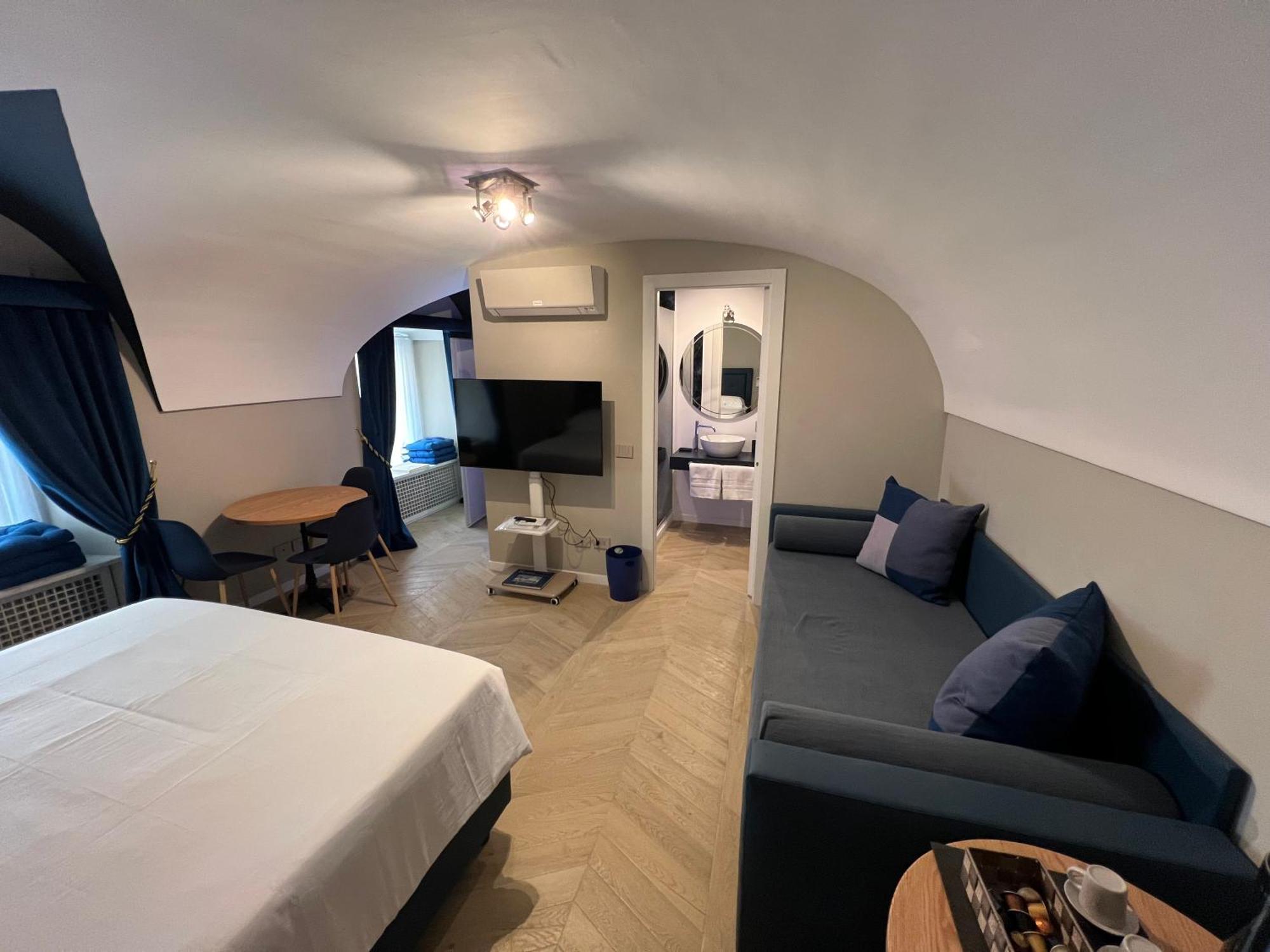 Rome Luxury Blue Suites- Love Bagian luar foto