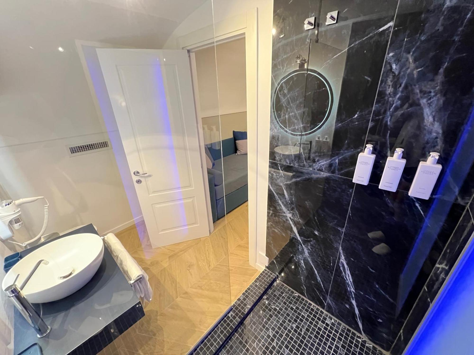 Rome Luxury Blue Suites- Love Bagian luar foto
